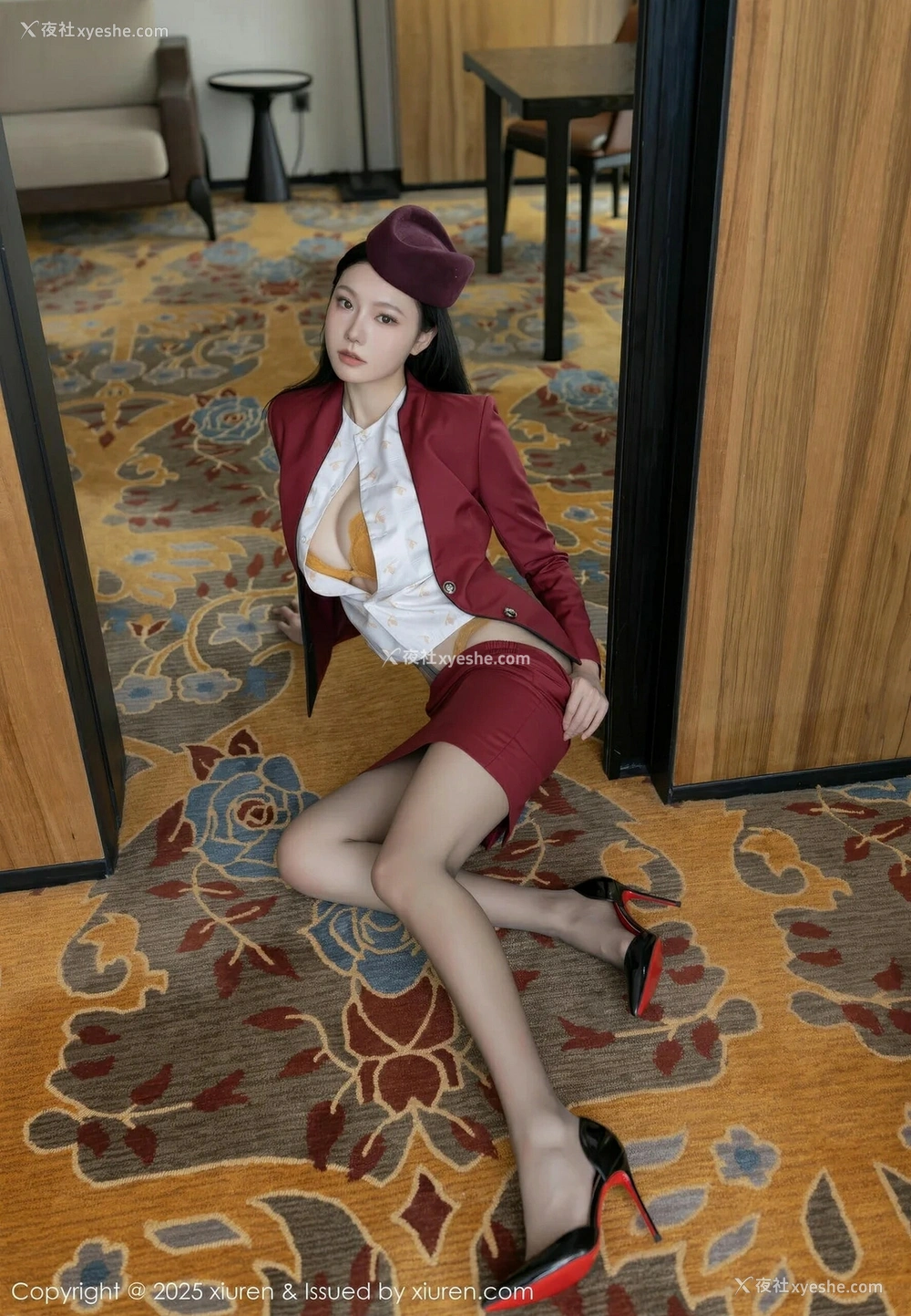 1P - [XiuRen秀人网] No.10333 安然anran [82P]
