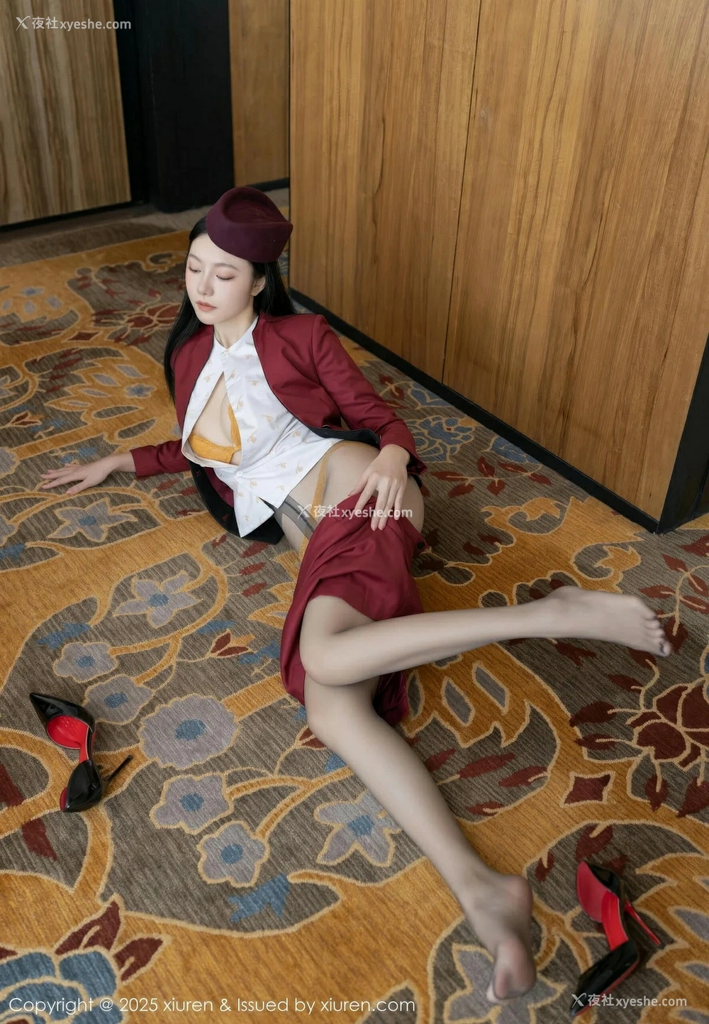 1P - [XiuRen秀人网] No.10333 安然anran [82P]