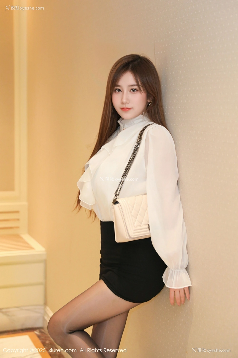 1P - [XiuRen秀人网] No.10342 小肉肉咪 [75P]