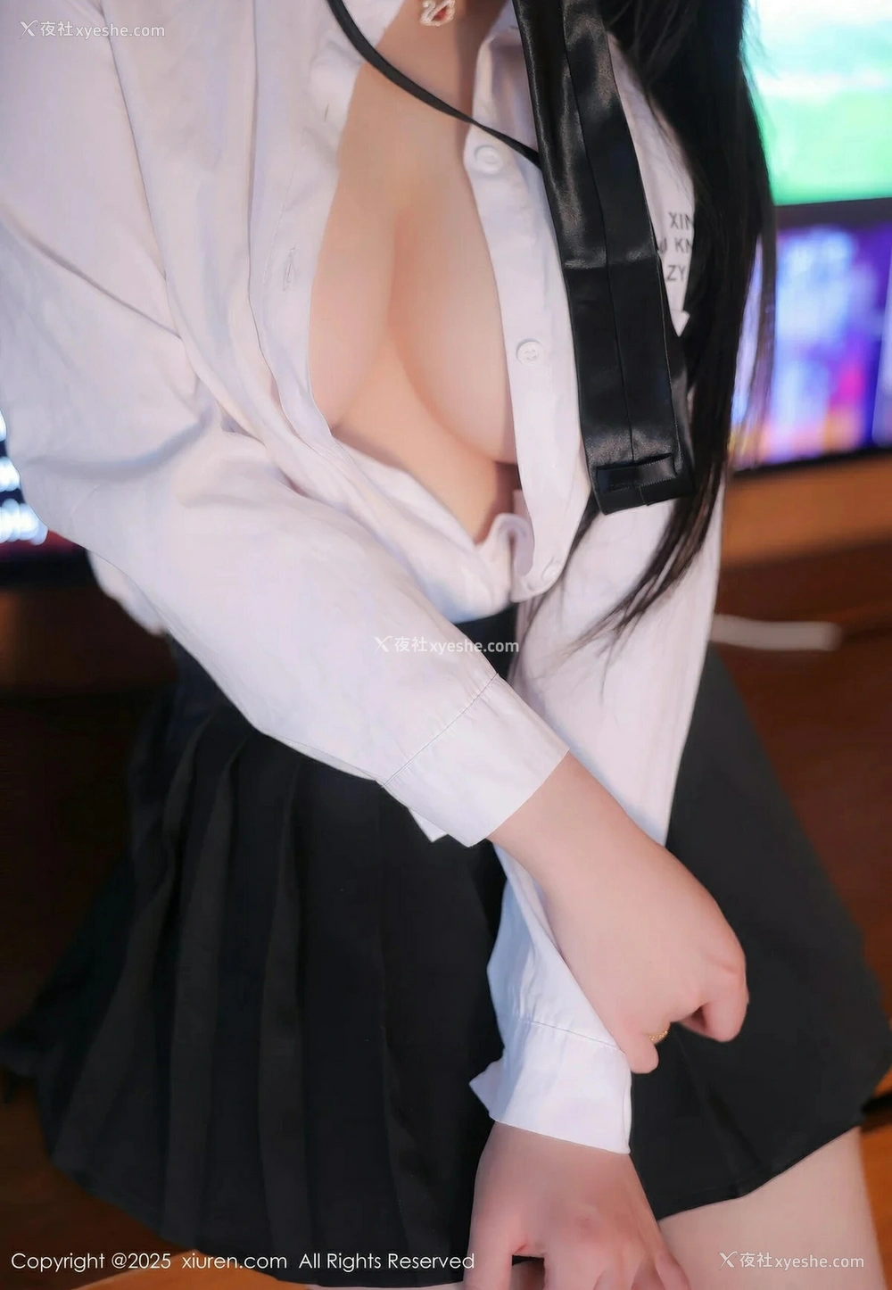 1P - [XiuRen秀人网] No.10335 软情 [65P]