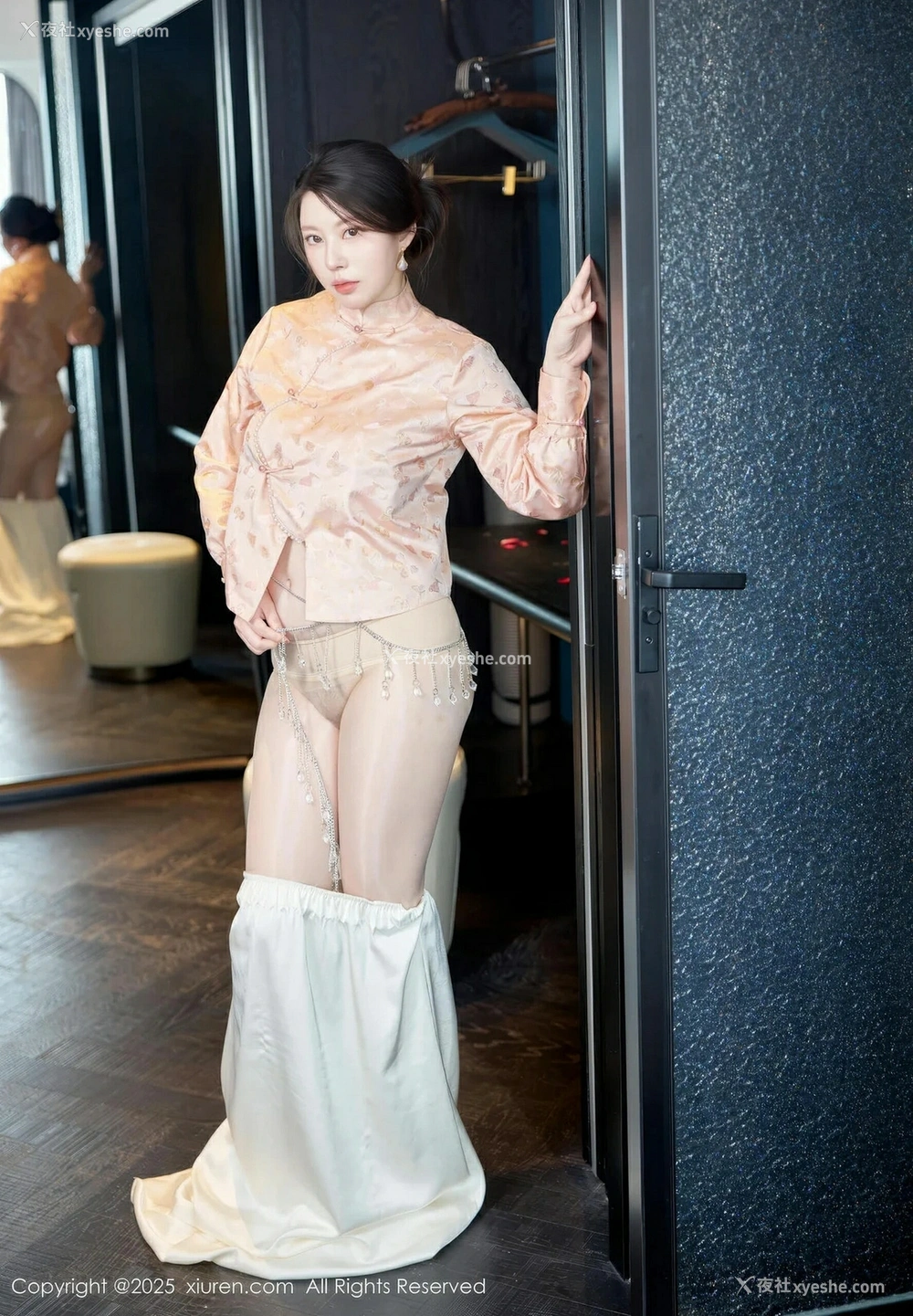 1P - [XiuRen秀人网] No.10341 白茹雪abby [73P]