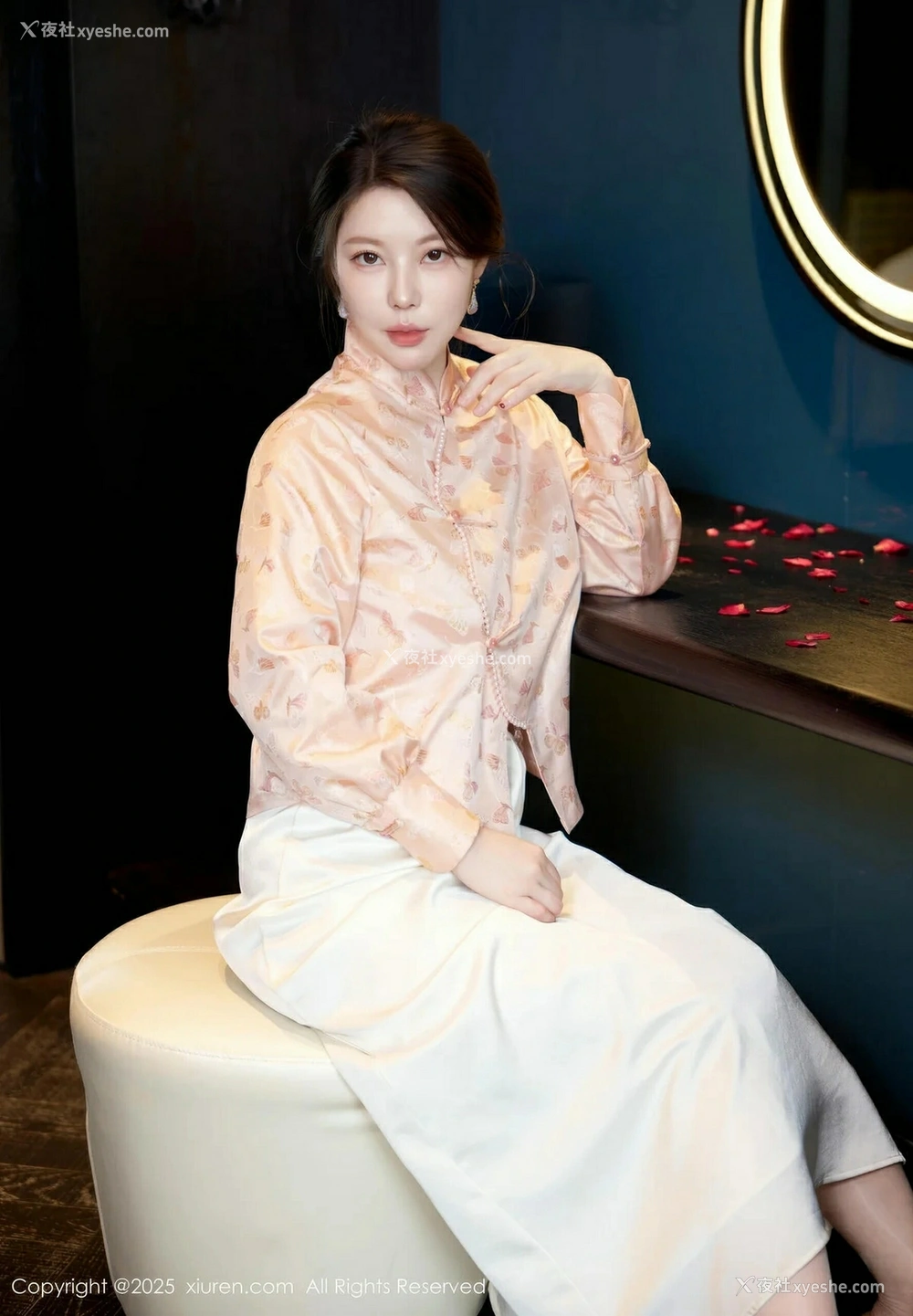 1P - [XiuRen秀人网] No.10341 白茹雪abby [73P]