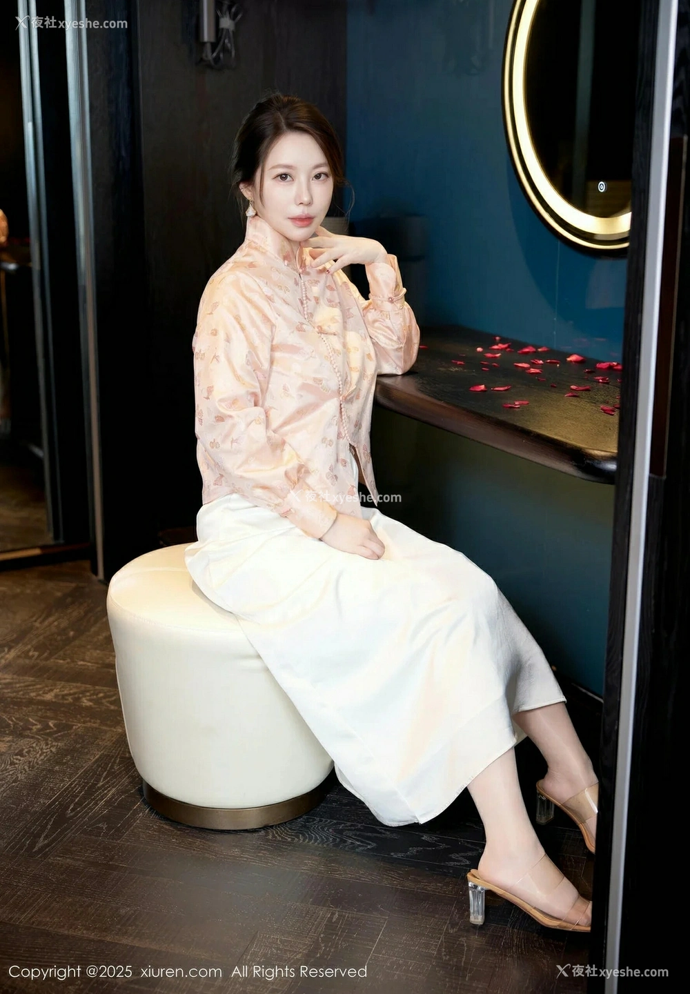 1P - [XiuRen秀人网] No.10341 白茹雪abby [73P]