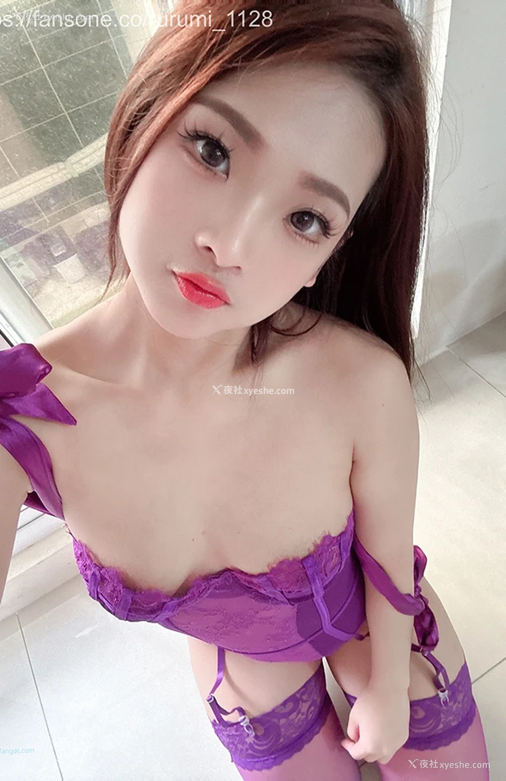1P - 网红美女露露咪 fansone订阅尺度私拍图集
