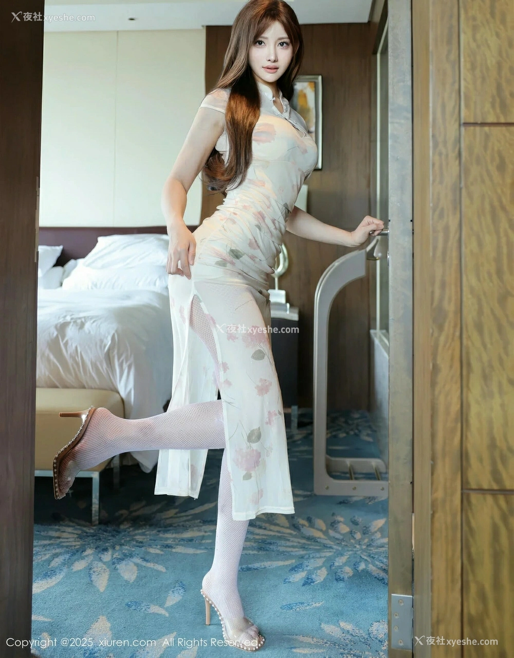 1P - [XiuRen秀人网] No.10364 梨霜儿 [92P]