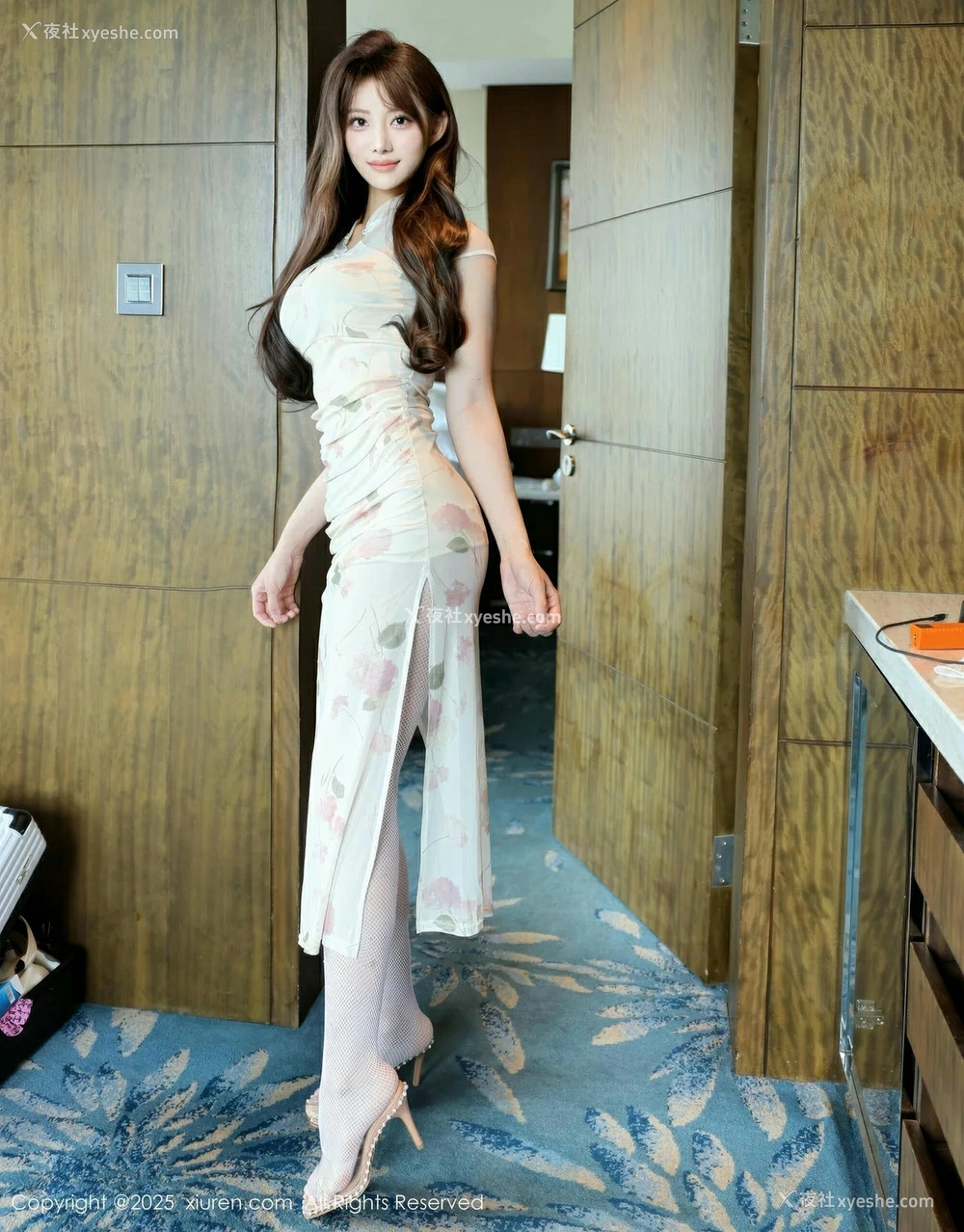 1P - [XiuRen秀人网] No.10364 梨霜儿 [92P]