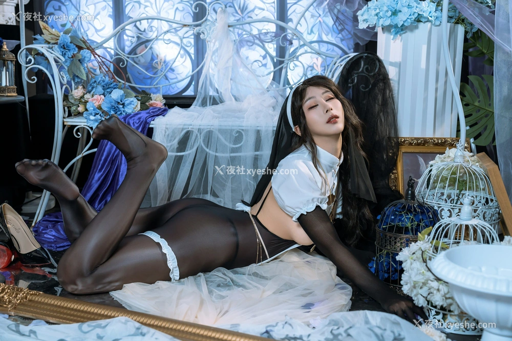 1P - 云溪溪 & 奶桃桃 – 沉陷-修女 [90P]