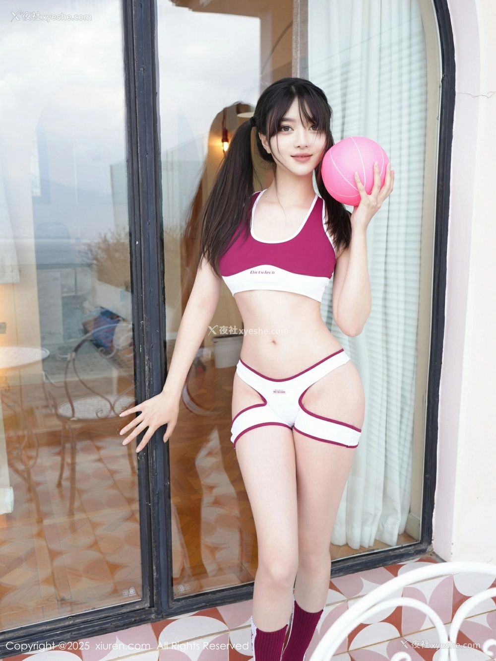 1P - [XiuRen秀人网] No.10350 白露lulu [81P]