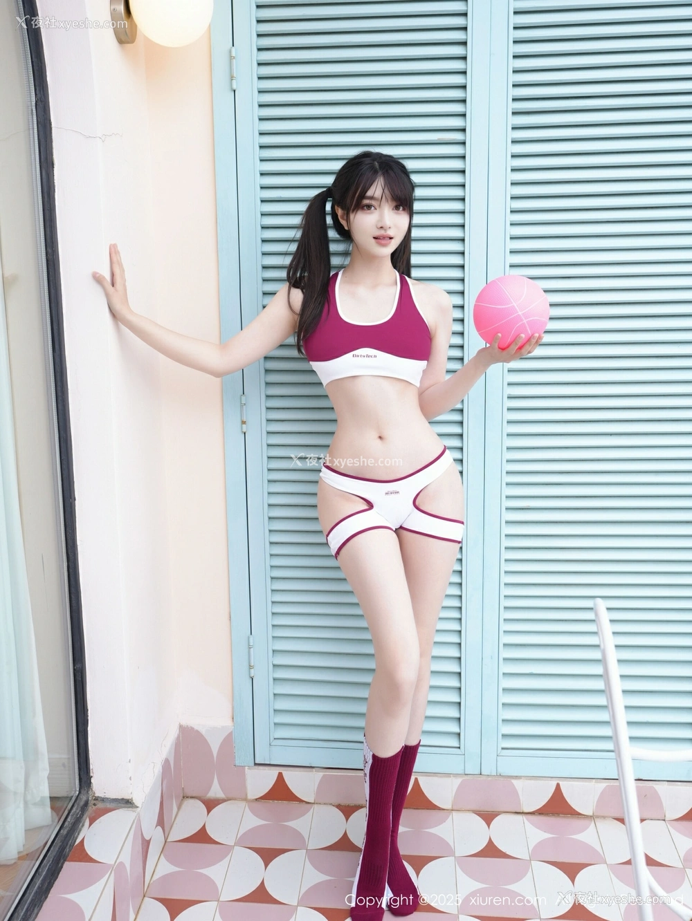 1P - [XiuRen秀人网] No.10350 白露lulu [81P]