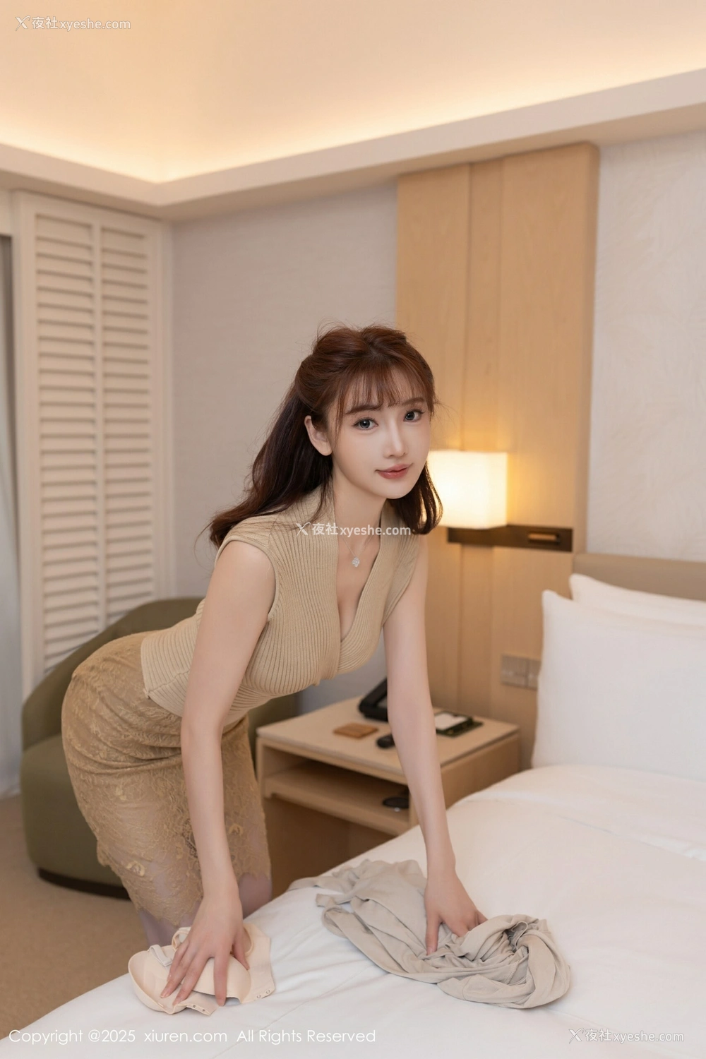 1P - [XiuRen秀人网] No.10370 陆萱萱 [81P]