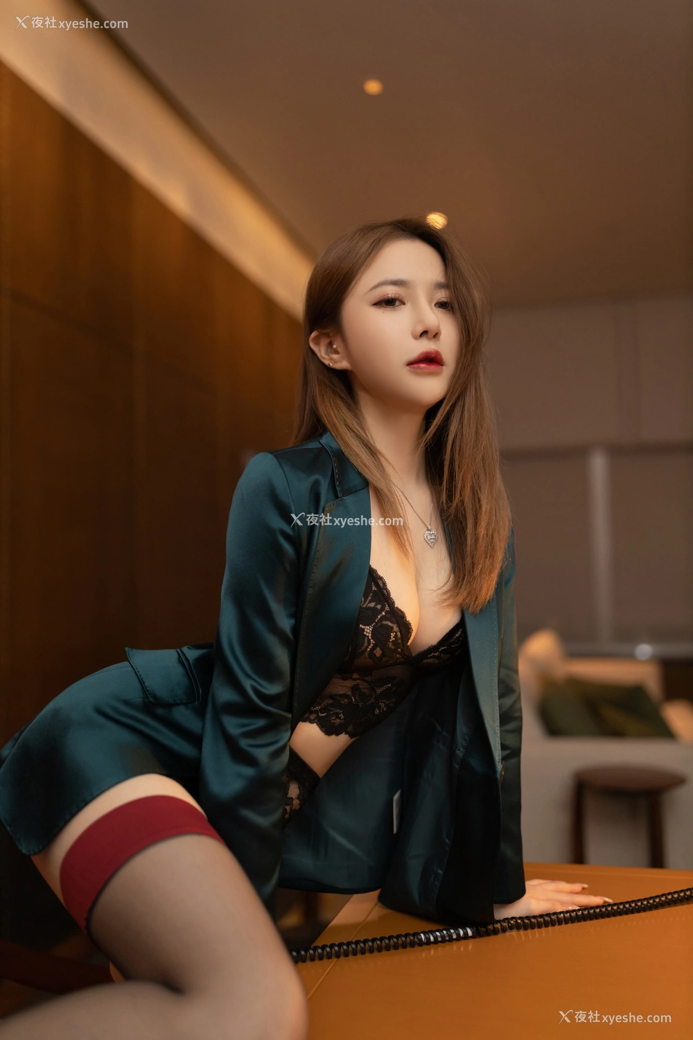 1P - 秀人网 美女名模 鱼子酱Fish – 内购无水印《寂寞女老板》 [118P]