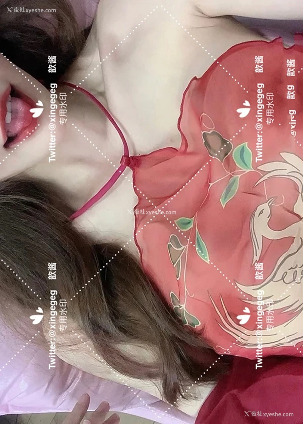 1P - 推特美女@歆歆宝 520门槛私拍尺度合集