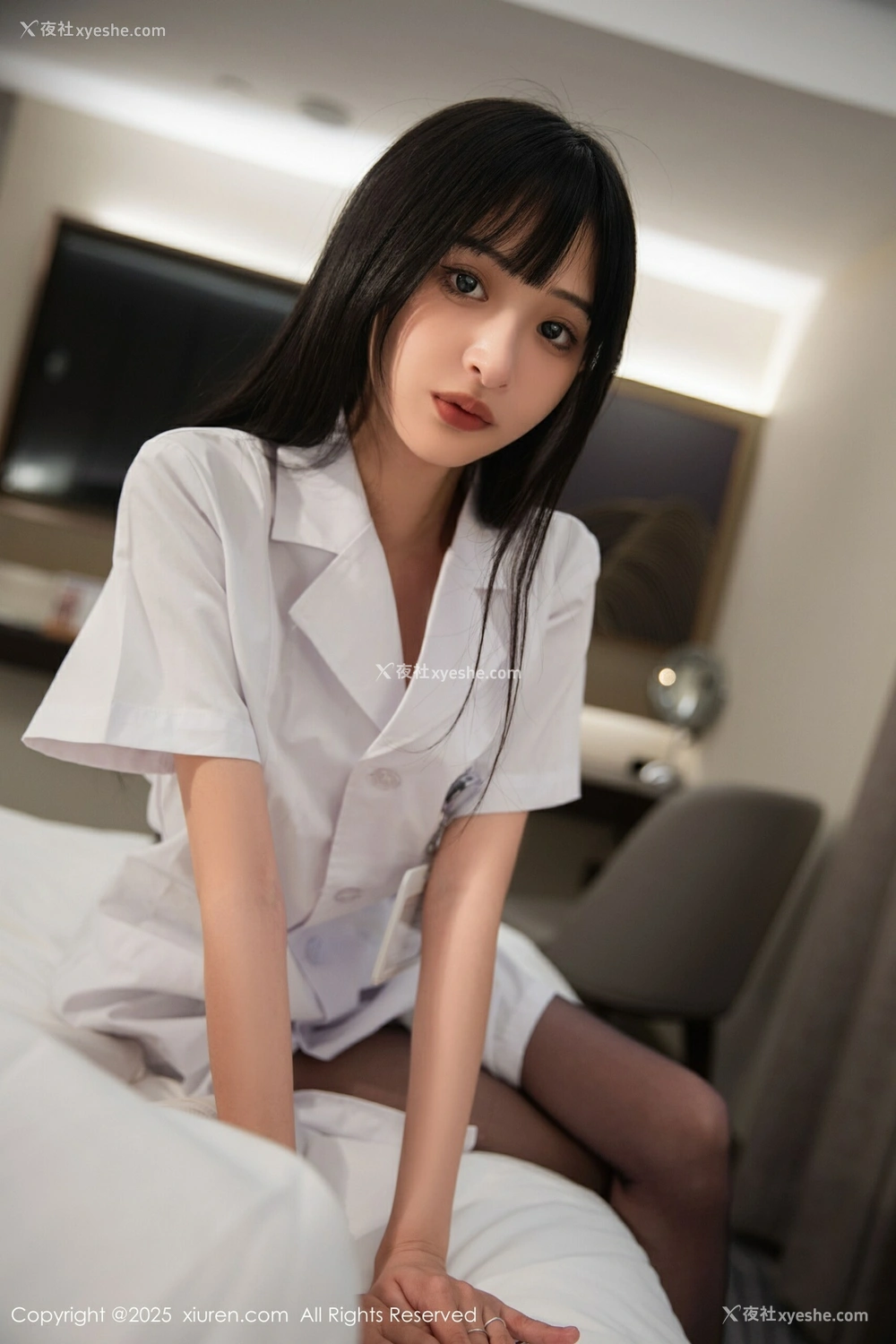 1P - [XiuRen秀人网] No.10373 茂木希子 [81P]