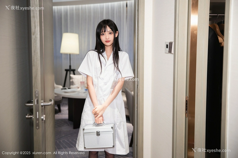 1P - [XiuRen秀人网] No.10373 茂木希子 [81P]