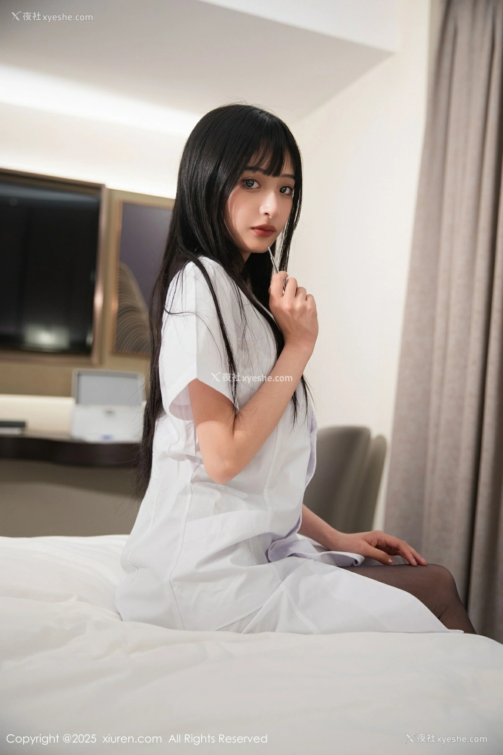 1P - [XiuRen秀人网] No.10373 茂木希子 [81P]