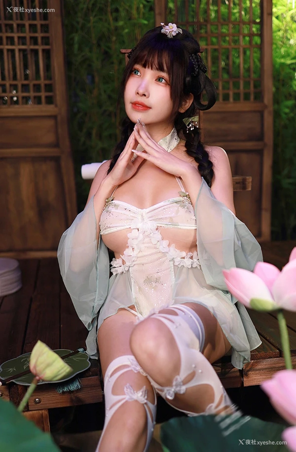 1P - 甜美福利姬慕慕Momo 医心素问无圣光唯美图集