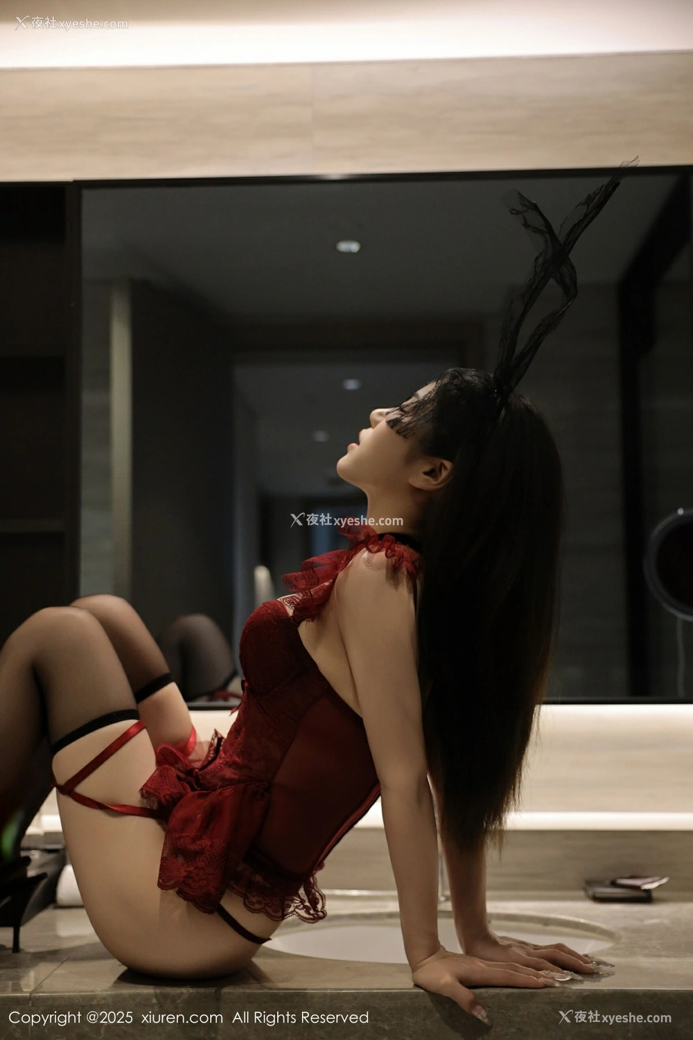 1P - [XiuRen秀人网] No.10386 李安妮 [81P]