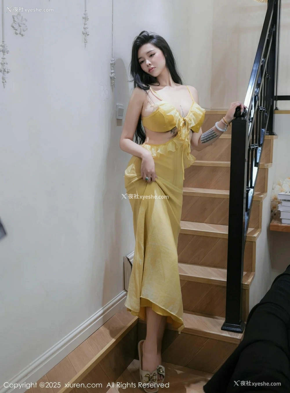 1P - [XiuRen秀人网] No.10395 娜比 [81P]