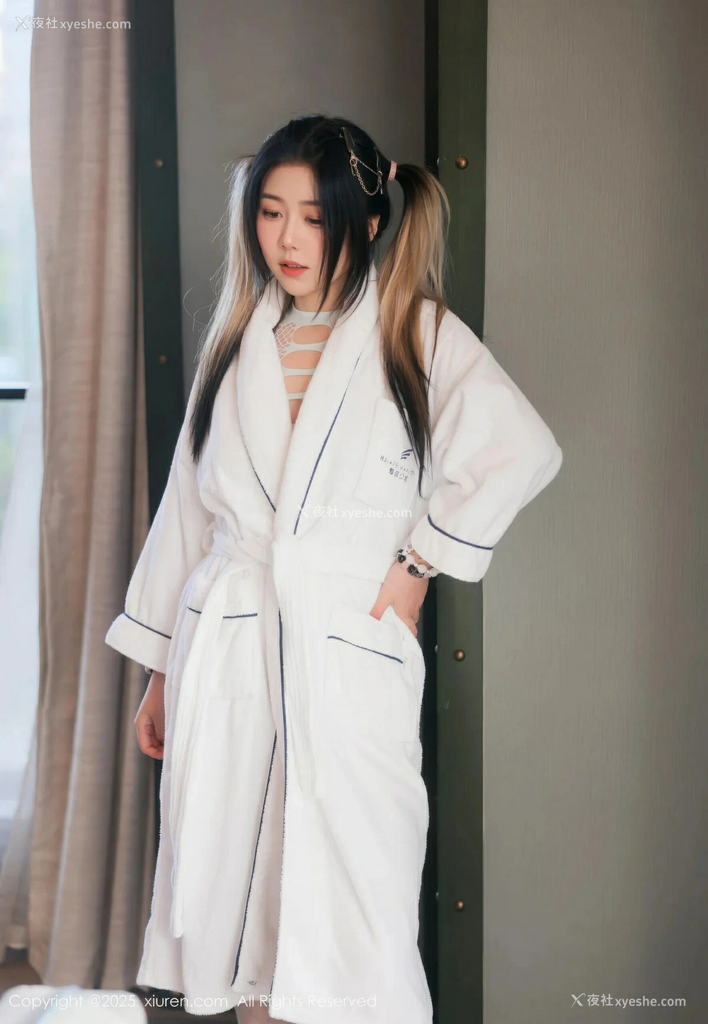 1P - [XiuRen秀人网] No.10394 诺诺Hsu [55P]