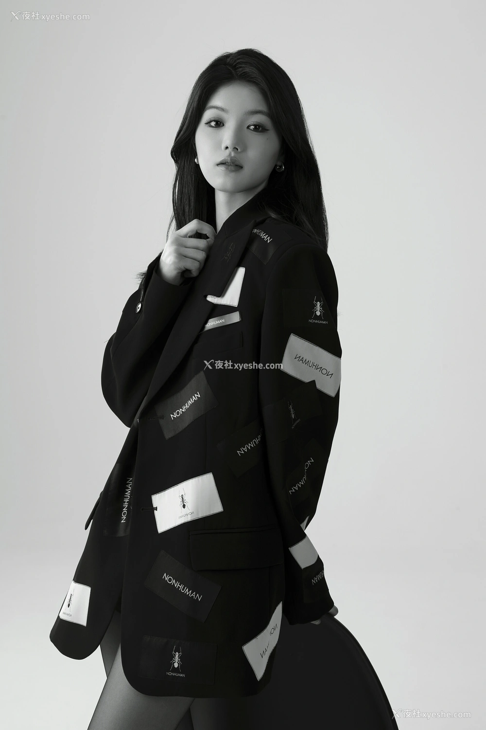 1P - Emily 镜子黑色丝袜 [29P]
