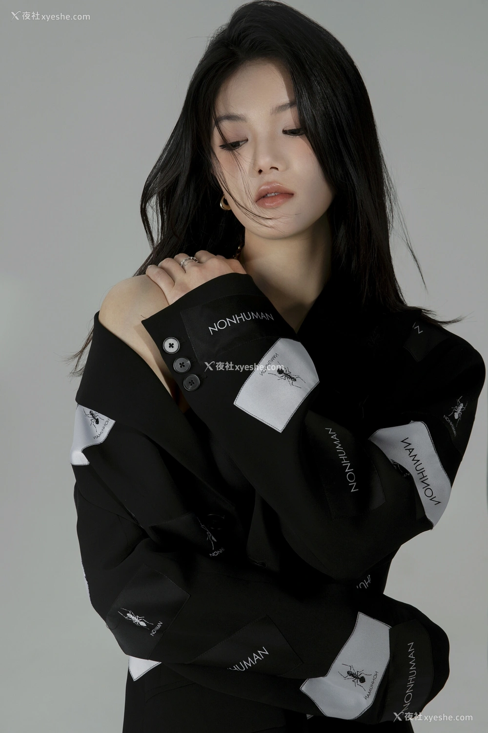 1P - Emily 镜子黑色丝袜 [29P]