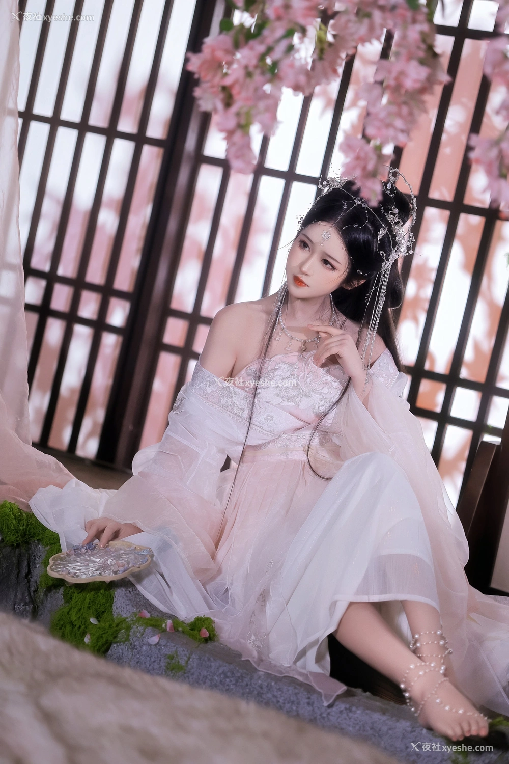 1P - 三度_69 – 小师姐 [84P]