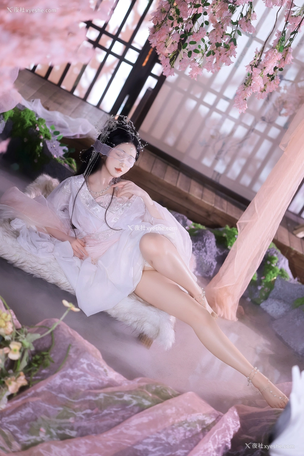 1P - 三度_69 – 小师姐 [84P]