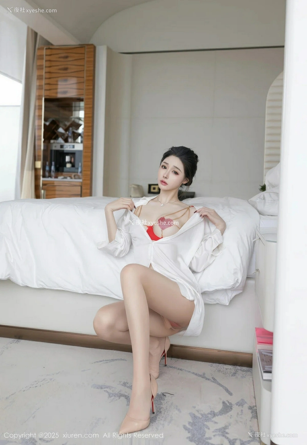 1P - [XiuRen秀人网] No.10411 小逗逗 [85P]