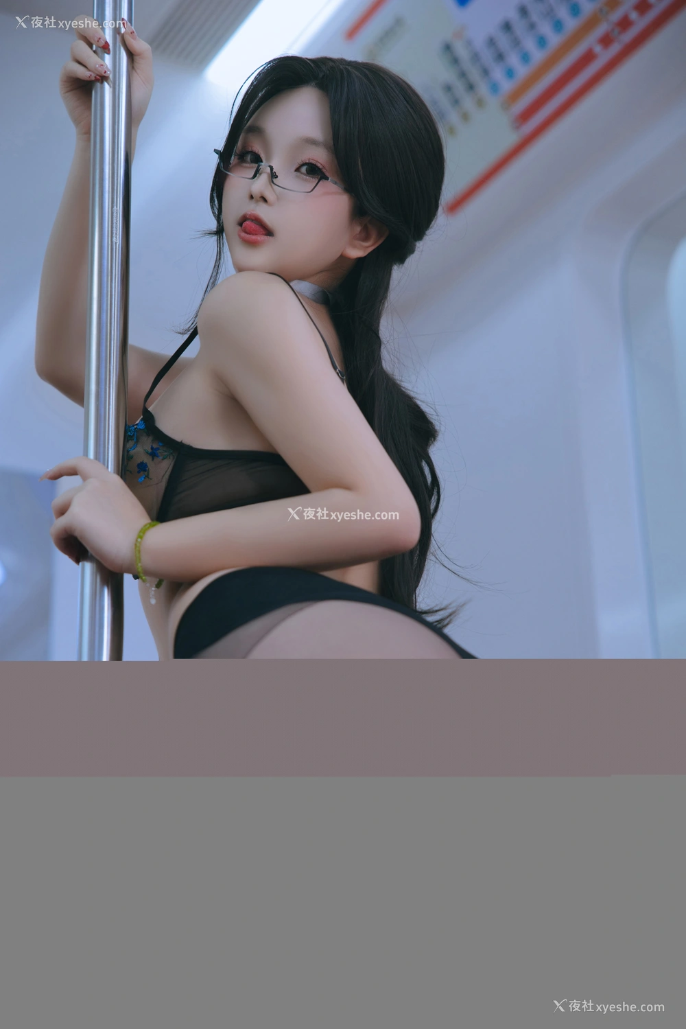 1P - 日奈娇 – 地铁OL .下 [120P]