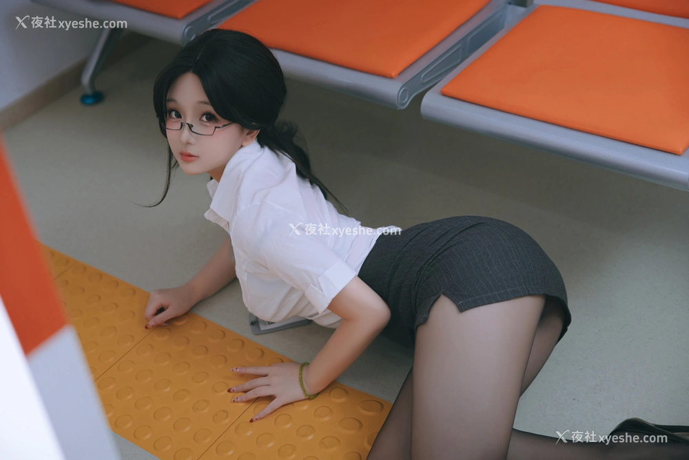 1P - 日奈娇 – 地铁OL .下 [120P]