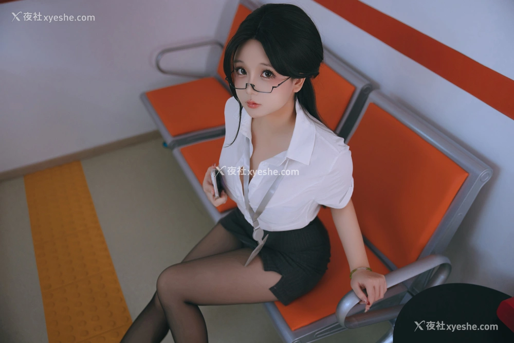 1P - 日奈娇 – 地铁OL .下 [120P]
