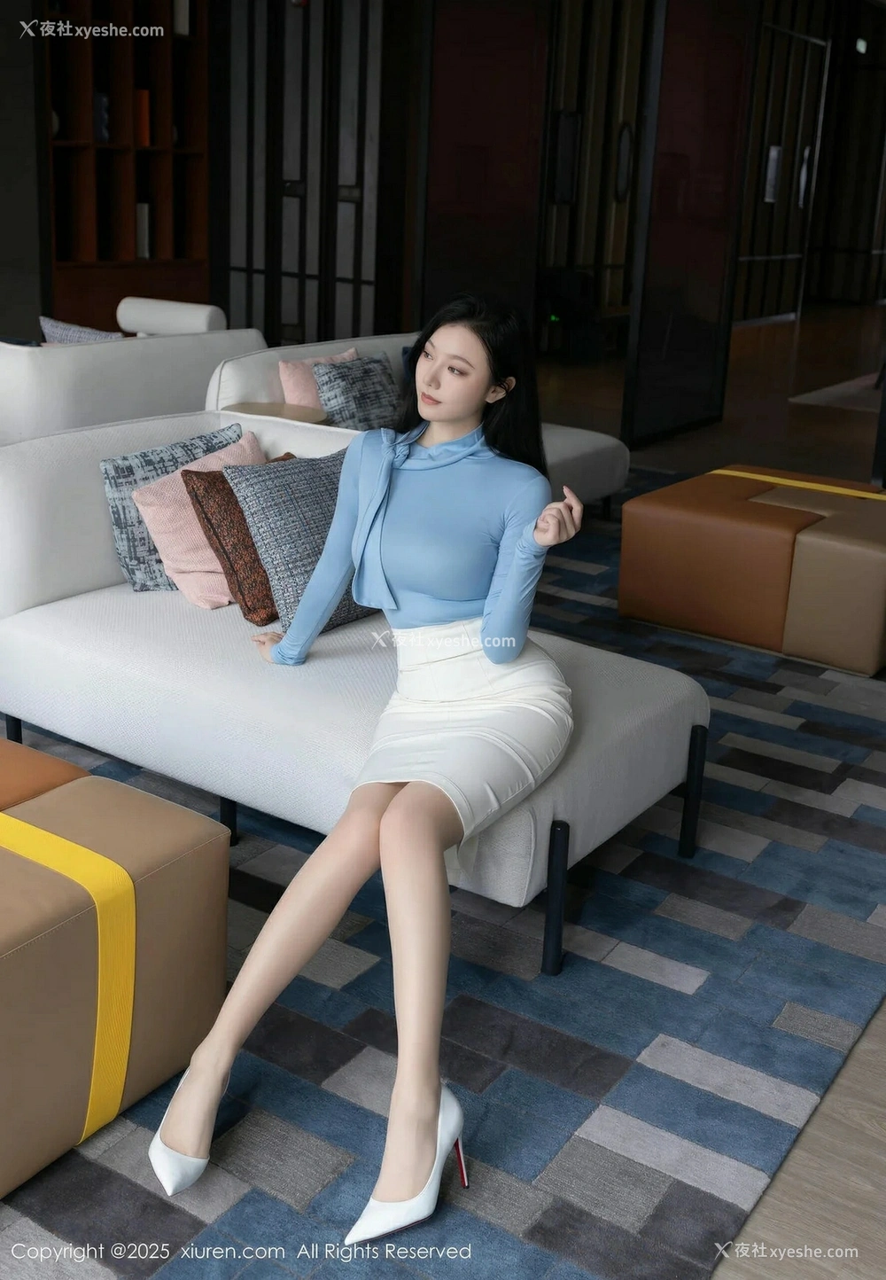 1P - [XiuRen秀人网] No.10424 安然anran [81P]