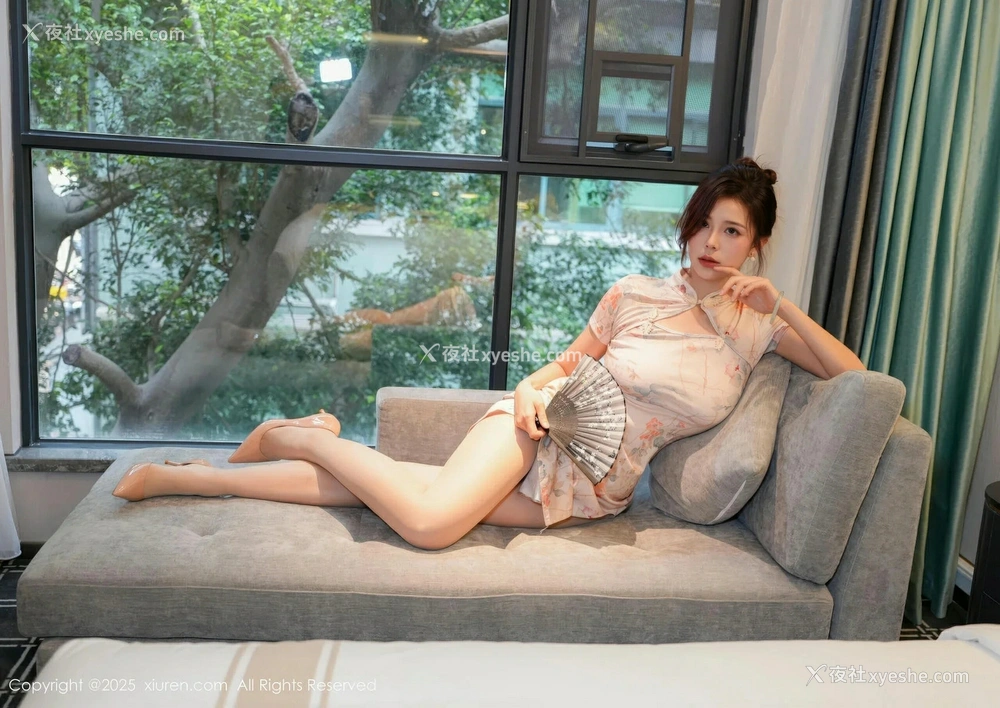 1P - [XiuRen秀人网] No.10419 玫瑰我爱你 [80P]