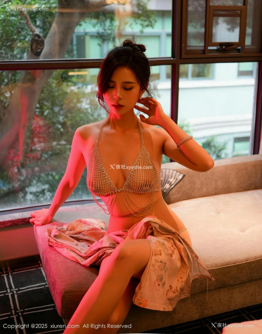 1P - [XiuRen秀人网] No.10419 玫瑰我爱你 [80P]