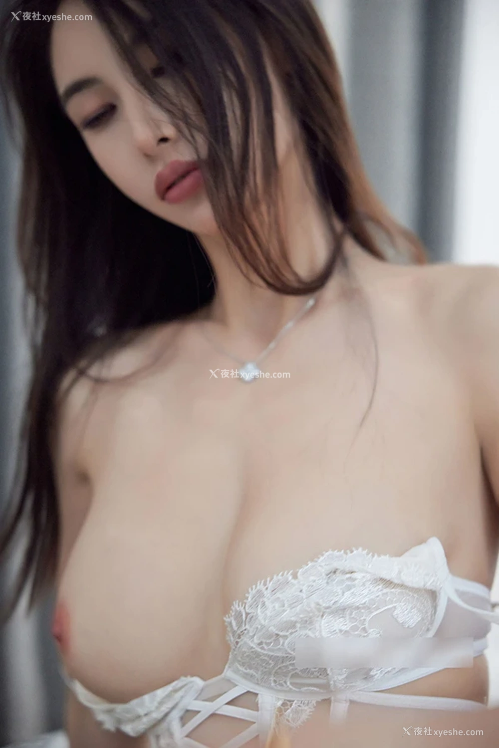 1P - 秀人女神lingyu69白丝束衣无圣光私购流出