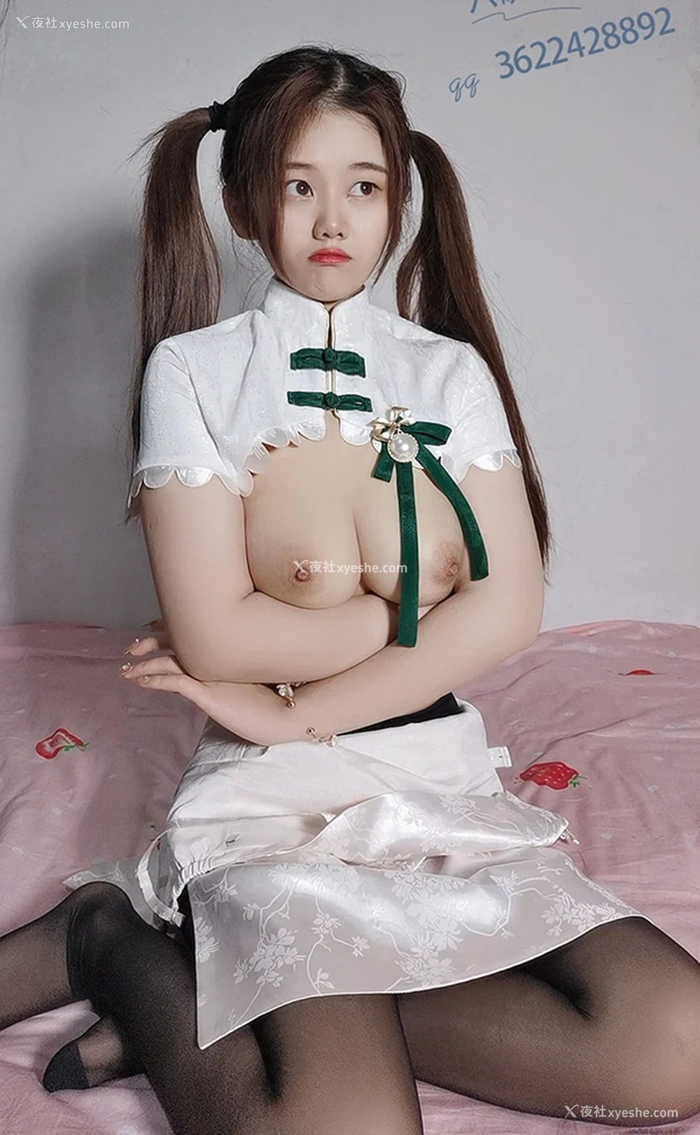 1P - 福利姬六碗鱼子酱初音韶华旗袍无圣光视图