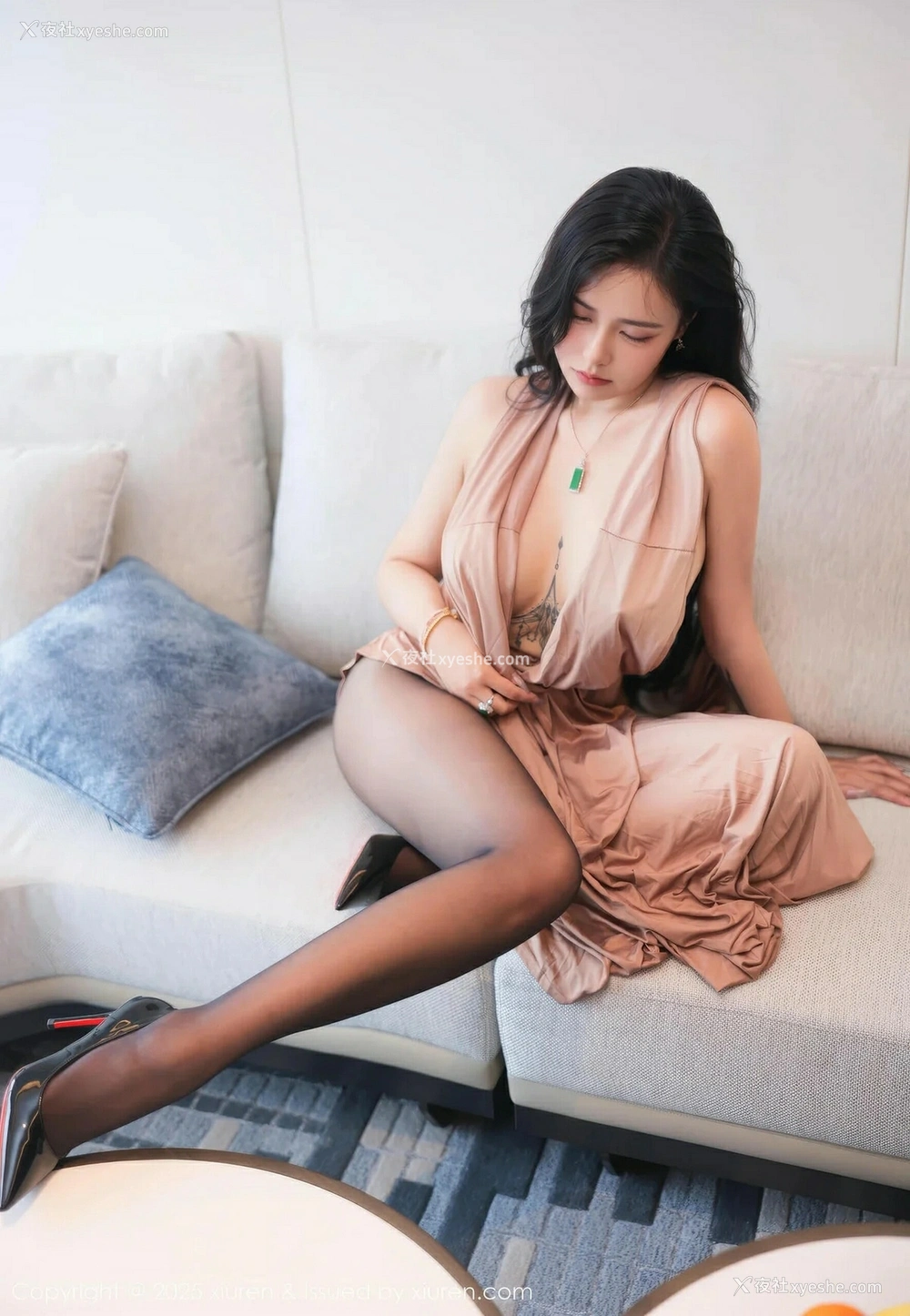 1P - [XiuRen秀人网] No.10432 娜比 [88P]