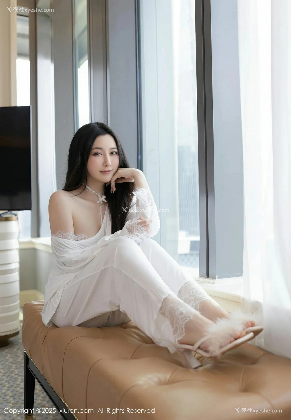 1P - [XiuRen秀人网] No.10445 鱼子酱Fish [82P]