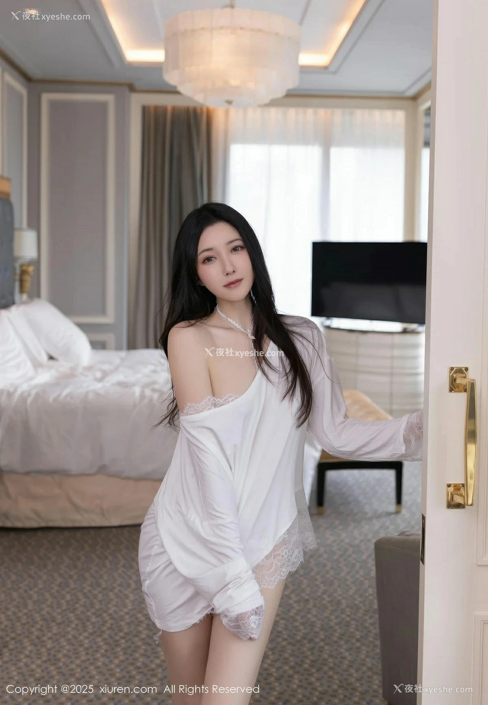 1P - [XiuRen秀人网] No.10445 鱼子酱Fish [82P]