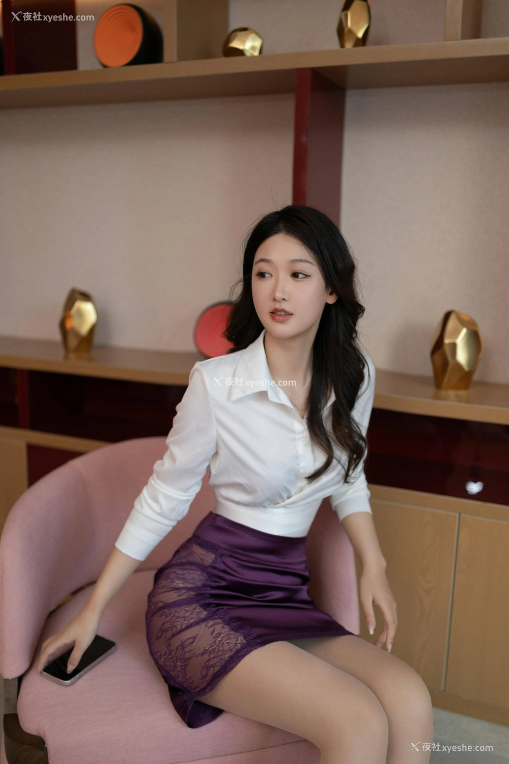 1P - 秀人网 美女名模 唐安琪 – 超清无水印《香肩内衣女神 剧情演绎》 [92P]