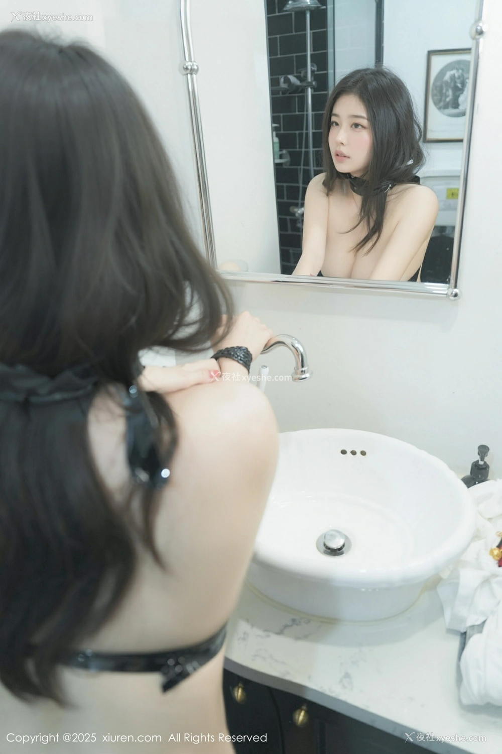 1P - [XiuRen秀人网] No.10489 林若凡F [75P]
