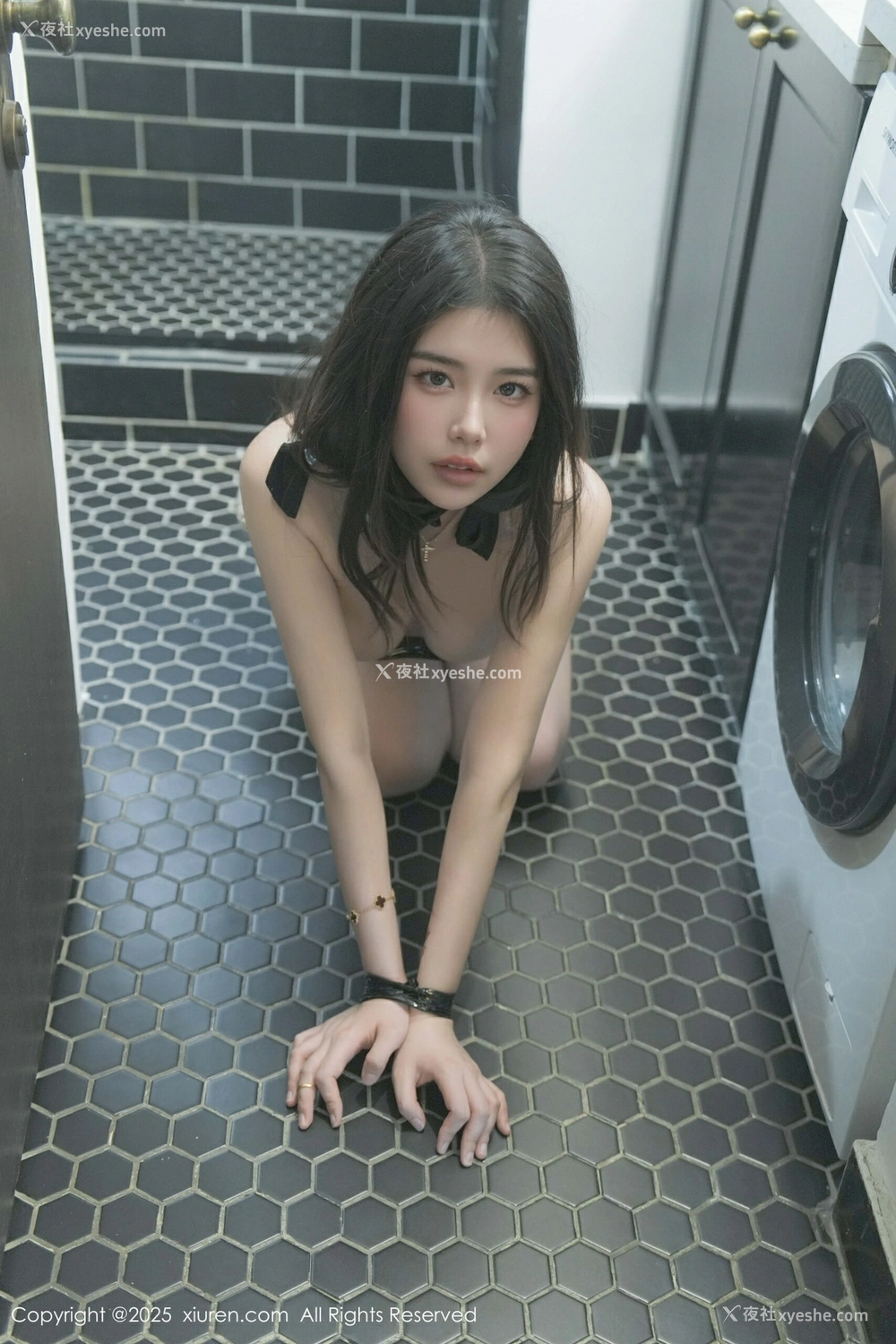 1P - [XiuRen秀人网] No.10489 林若凡F [75P]
