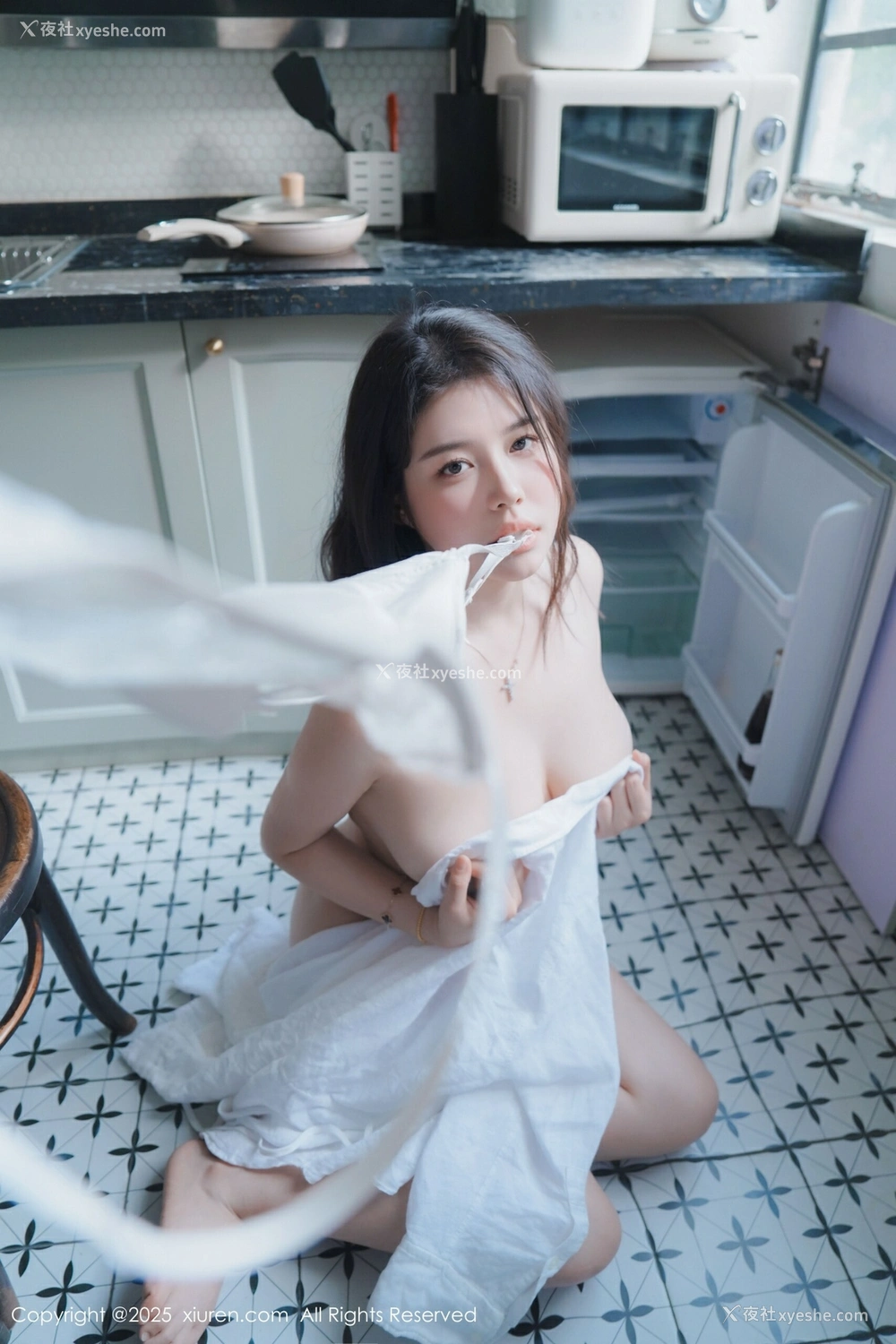 1P - [XiuRen秀人网] No.10455 林若凡F [51P]