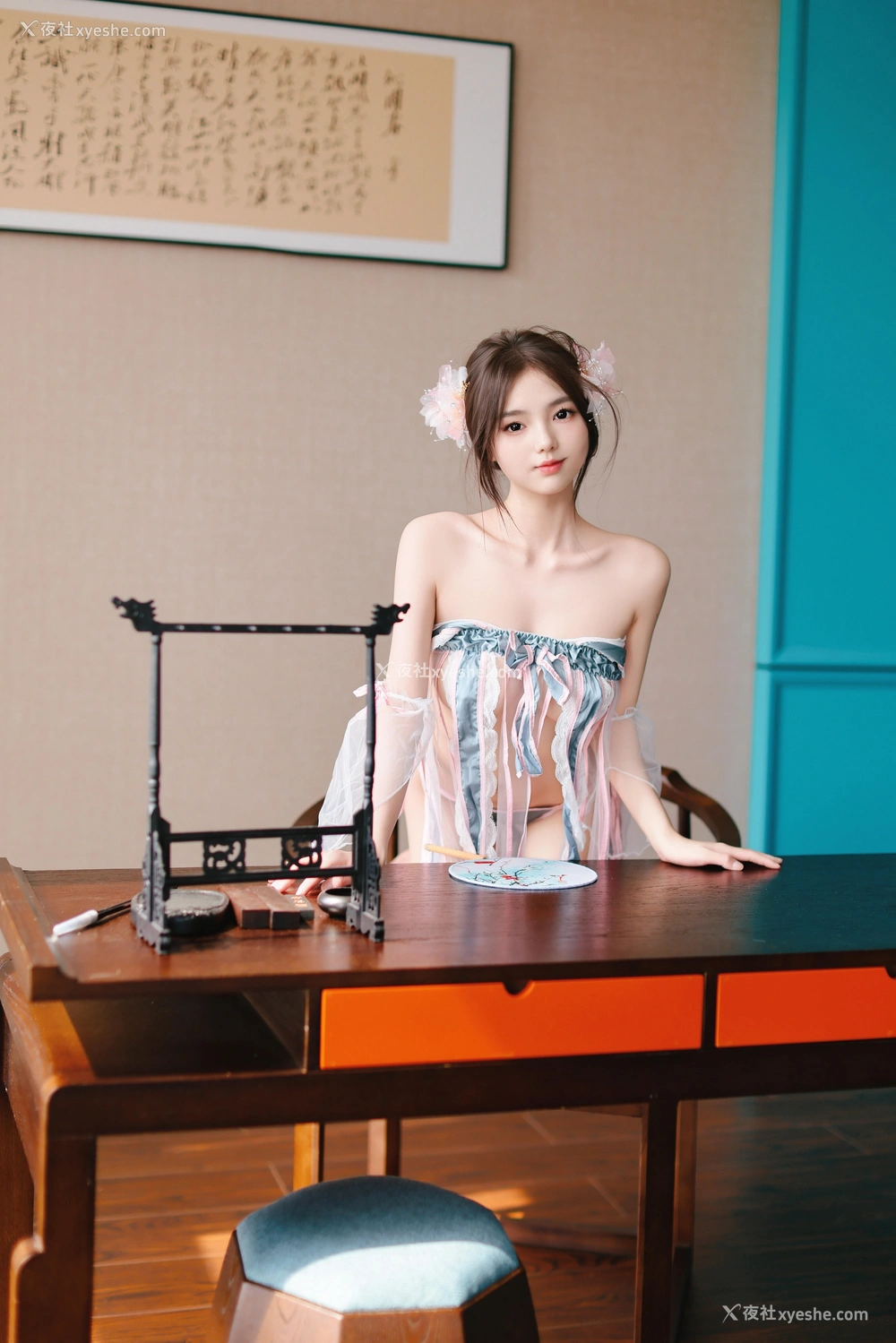 1P - 秀人网 新晋美模 苏软软 – 超清无水印完整版《古装小萝莉》 [123P]