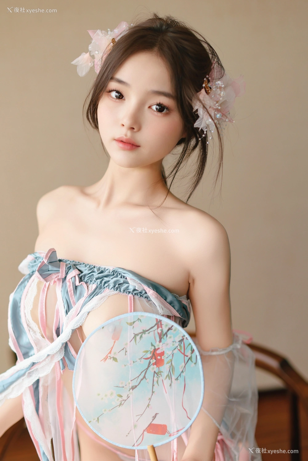 1P - 秀人网 新晋美模 苏软软 – 超清无水印完整版《古装小萝莉》 [123P]