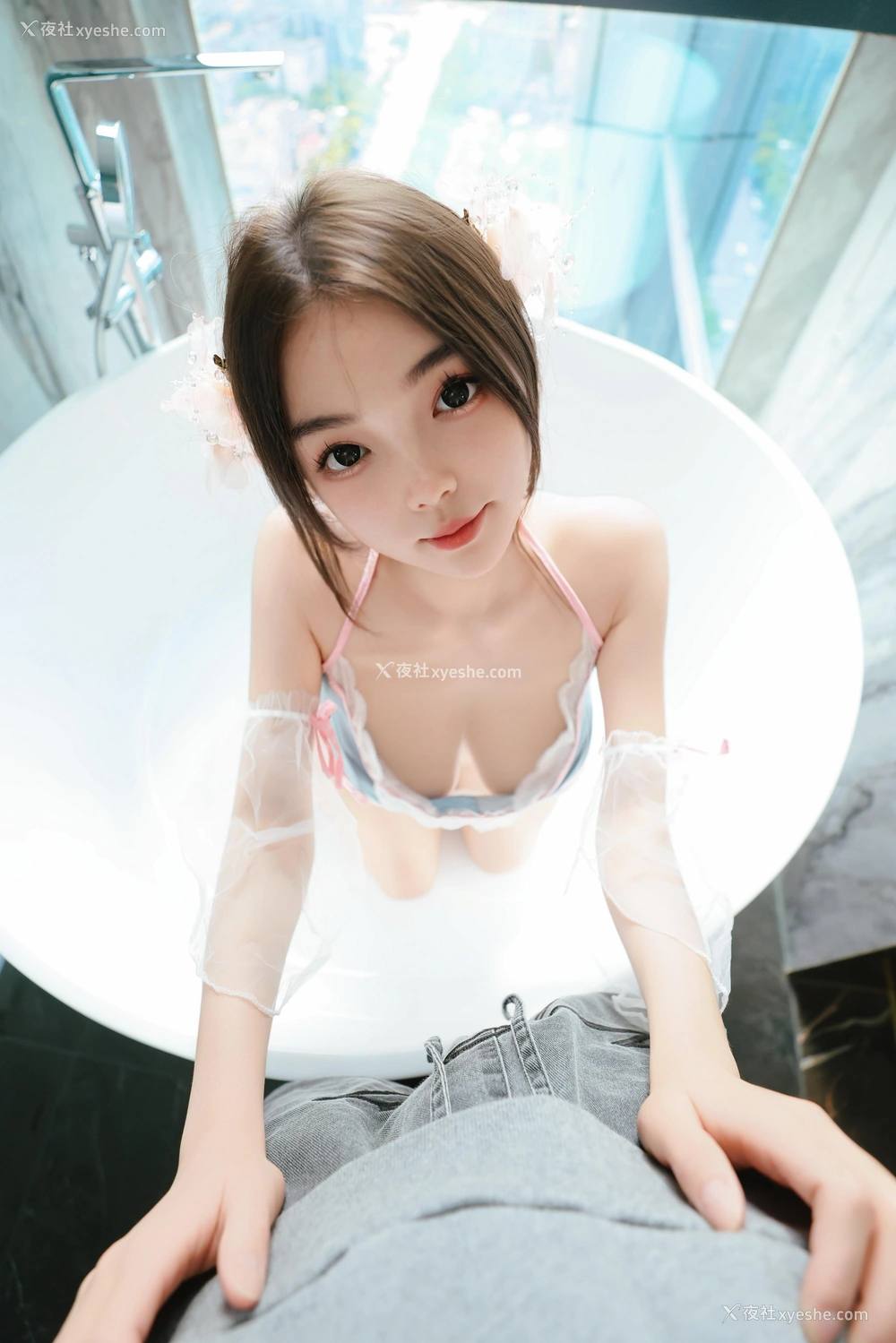1P - 秀人网 新晋美模 苏软软 – 超清无水印完整版《古装小萝莉》 [123P]