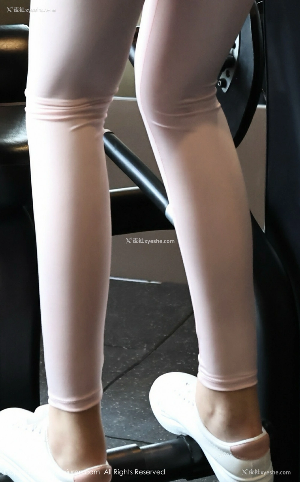 1P - [XiuRen秀人网] No.10474 小芭乐 [87P]