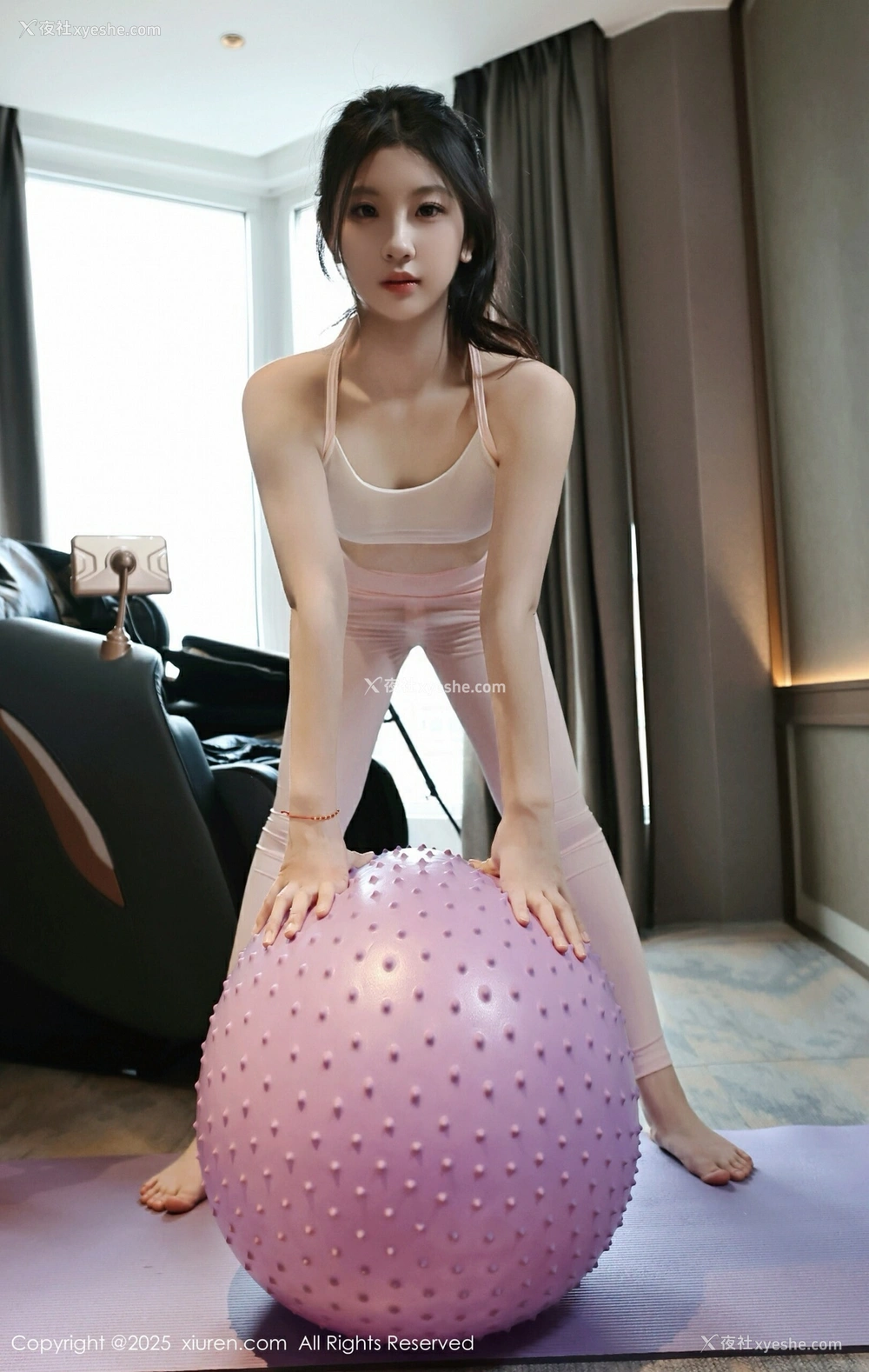 1P - [XiuRen秀人网] No.10474 小芭乐 [87P]