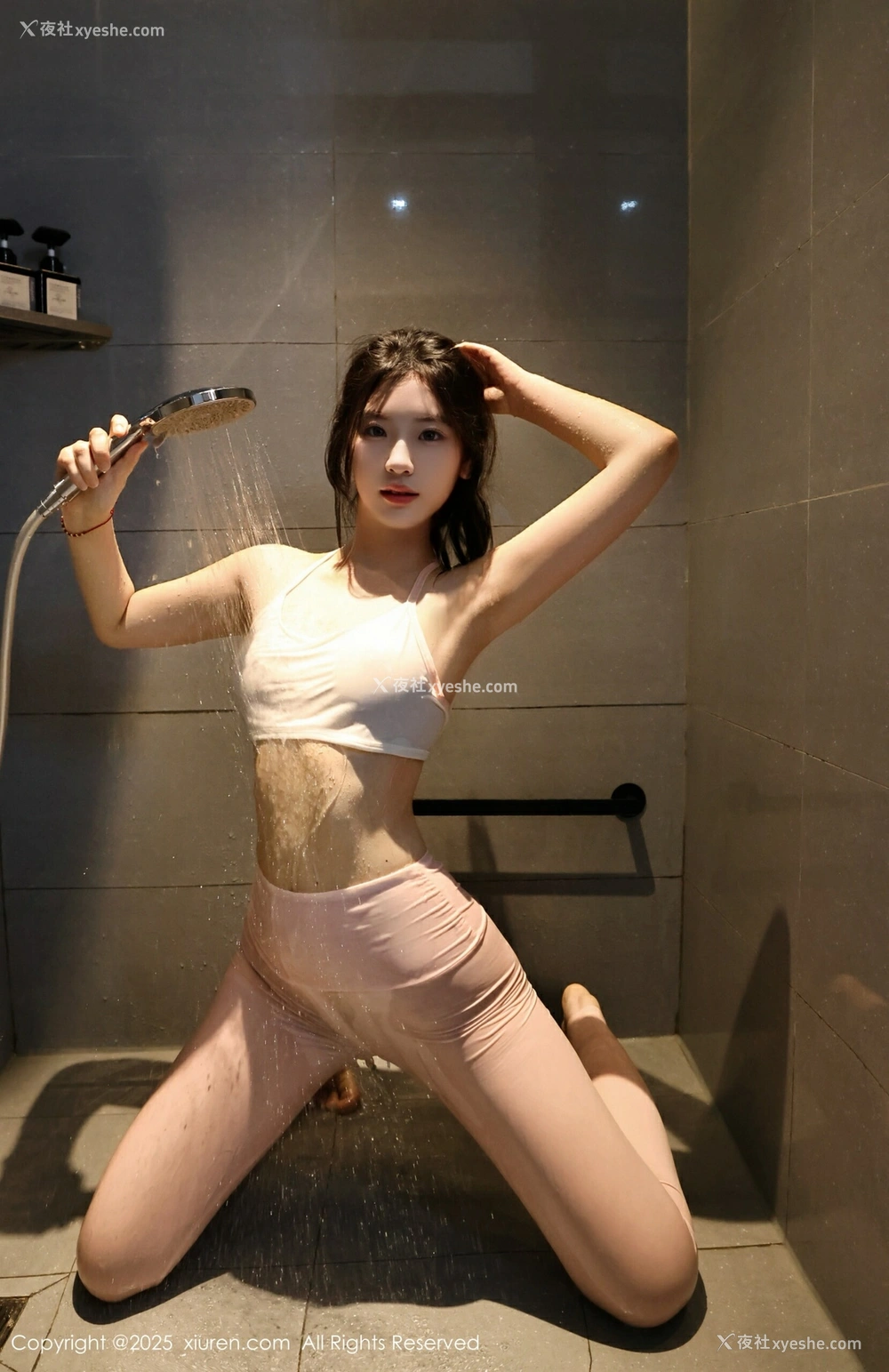 1P - [XiuRen秀人网] No.10474 小芭乐 [87P]