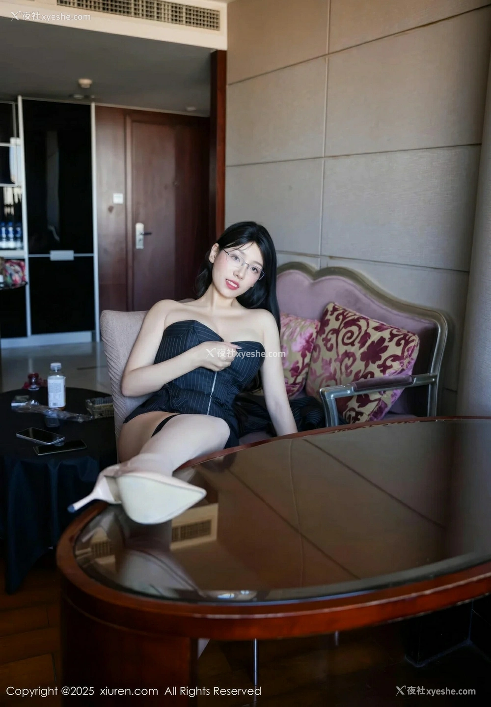 1P - [XiuRen秀人网] No.10487 美悠 [75P]